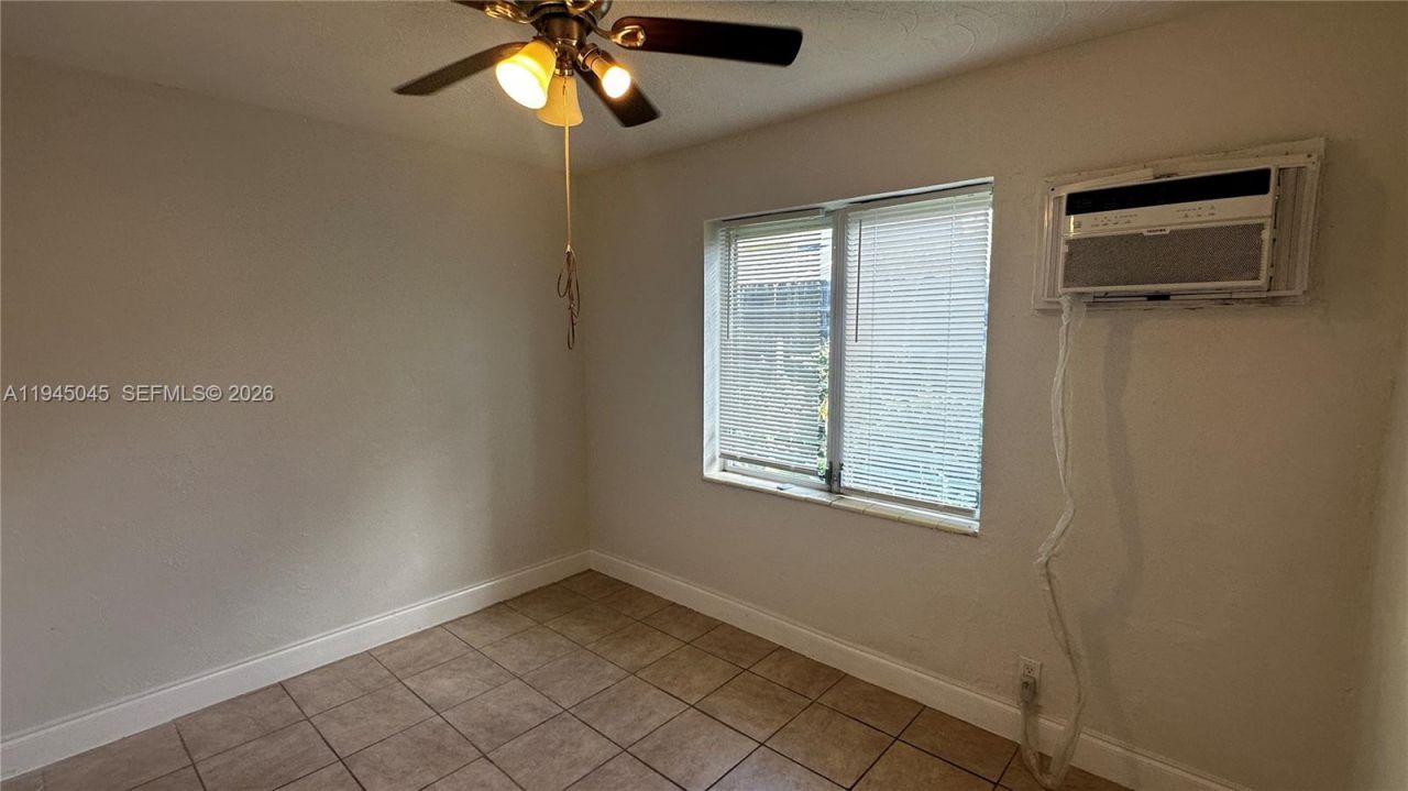 732 Moffett St, Unit 3, Hallandale Beach, FL 33009 Photo