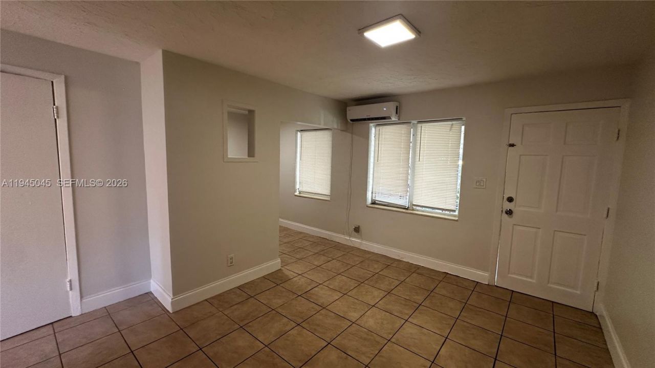 732 Moffett St, Unit 3, Hallandale Beach, FL 33009 Photo