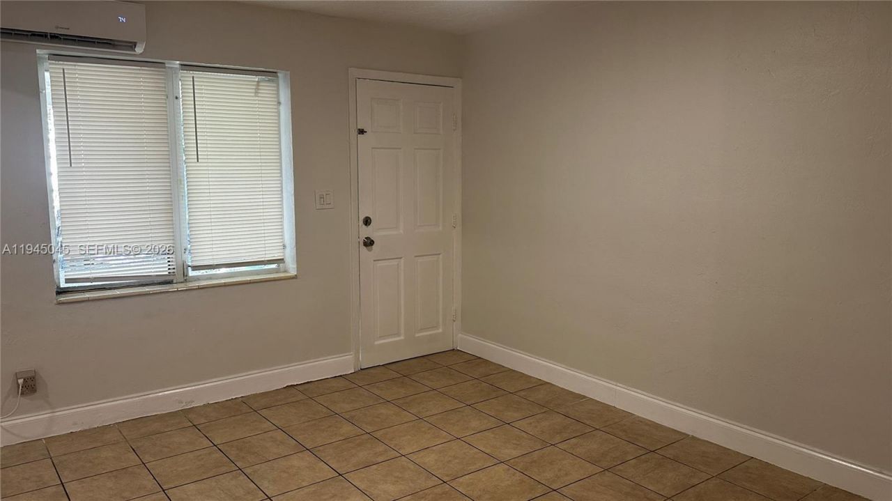 732 Moffett St, Unit 3, Hallandale Beach, FL 33009 Photo