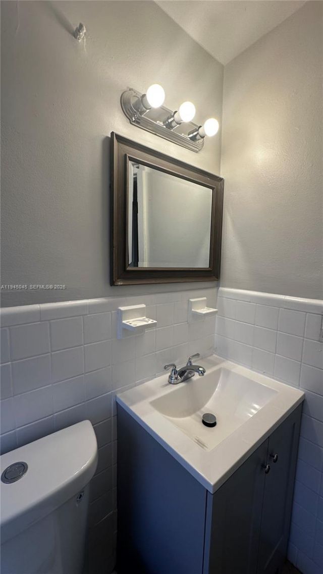 732 Moffett St, Unit 3, Hallandale Beach, FL 33009 Photo