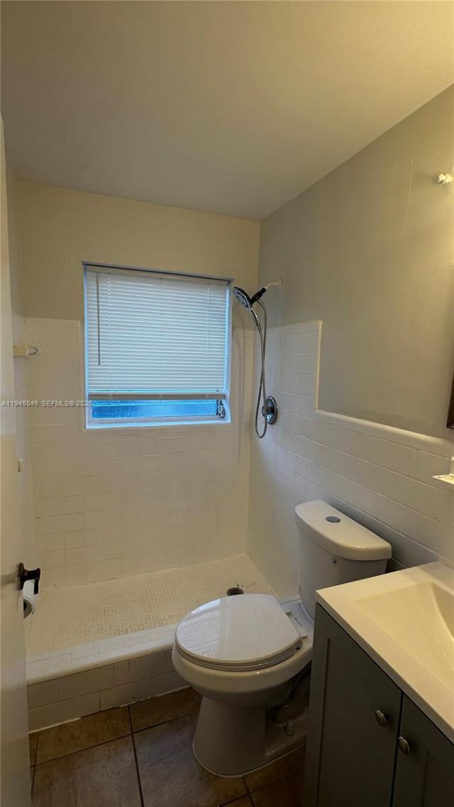 732 Moffett St, Unit 3, Hallandale Beach, FL 33009 Photo