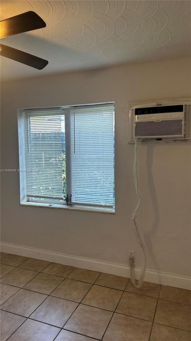 732 Moffett St, Unit 3, Hallandale Beach, FL 33009 Photo