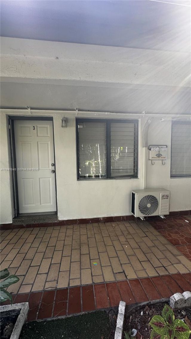732 Moffett St, Unit 3, Hallandale Beach, FL 33009 Photo