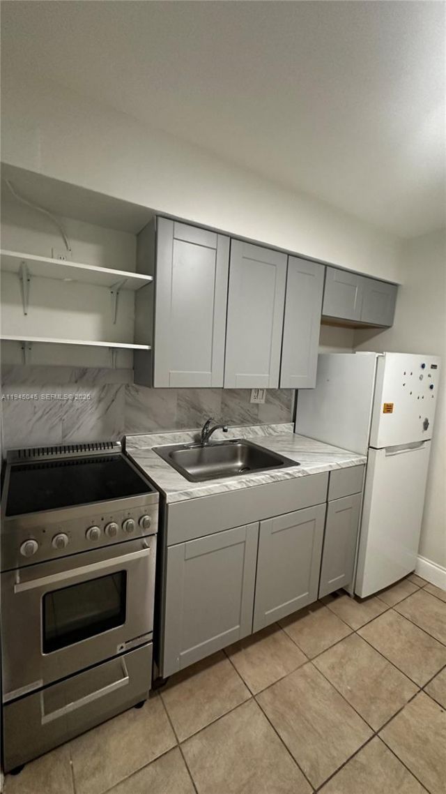732 Moffett St, Unit 3, Hallandale Beach, FL 33009 Photo