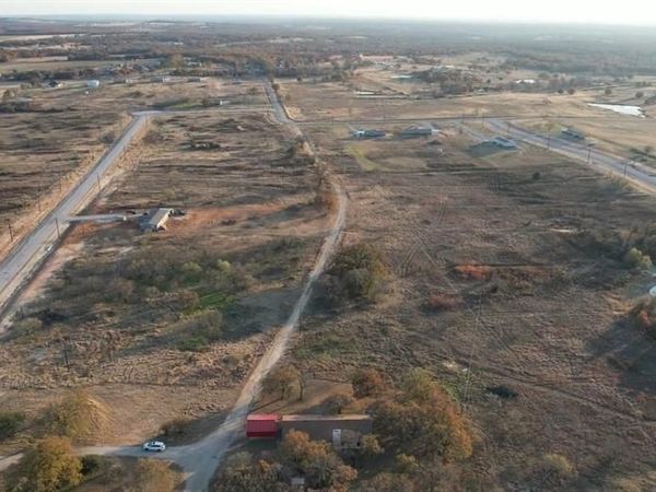 1052 Carnagie Road, Poolville, TX 76487