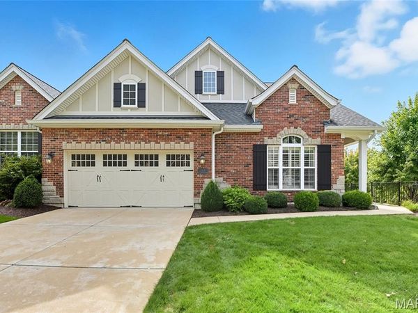 153 Kendall Bluff Court, Chesterfield, MO 63017