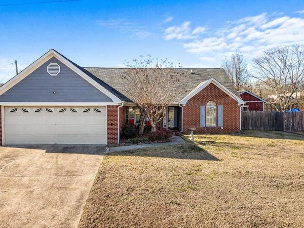 809 W Bay Cr., Tupelo, MS 38801