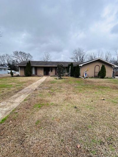 1909 President Ave. Tupelo, MS 38801