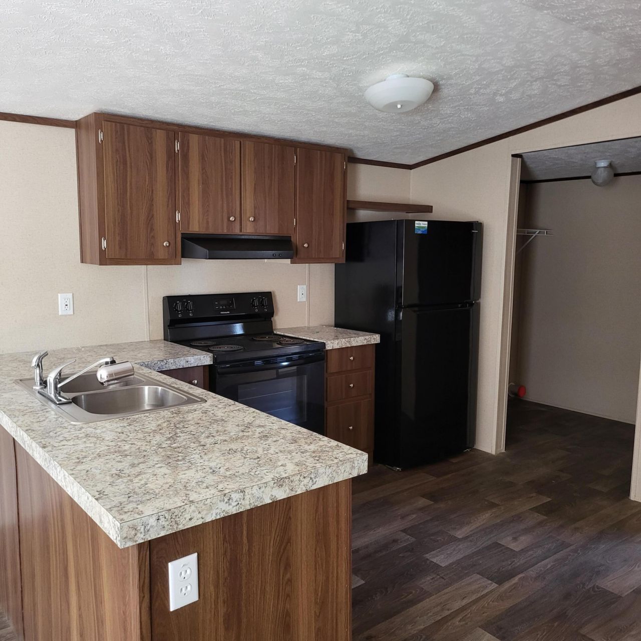 111 Pamela Avenue Photo 13