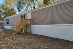 111 Pamela Avenue photo 4