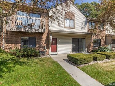 413 Water Tower Circle, Brighton, MI 48116