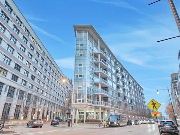 845 N Kingsbury Street, Unit 211, Chicago, IL 60610