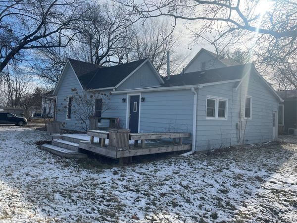 1001 Peniel Street, University Park, IA 52595
