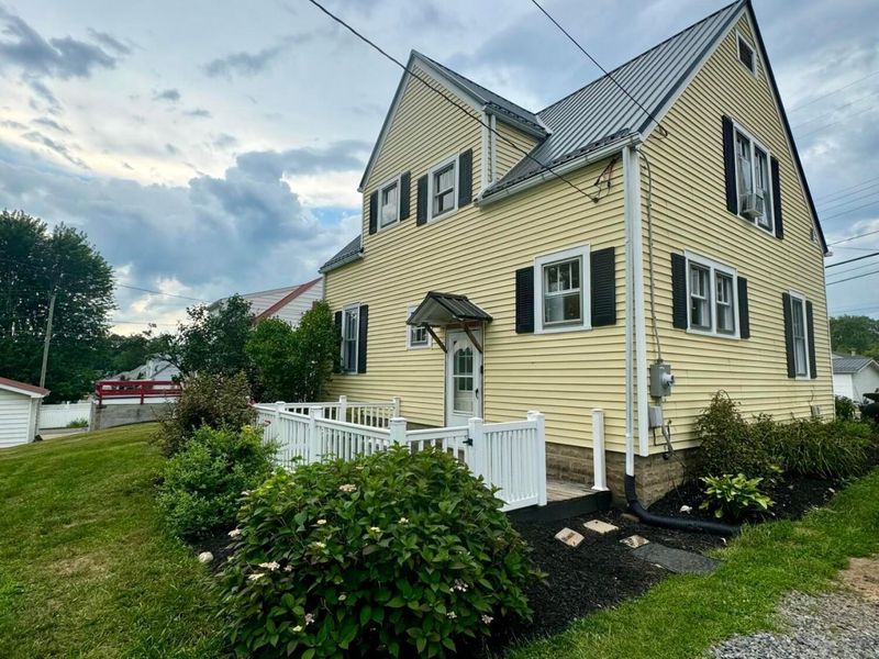 106 W Rambo Street , Danville, OH 43014 Photo 3