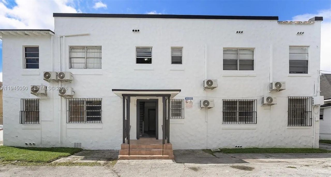 850 NW 2nd St, Unit 4, Miami, FL 33128 Photo