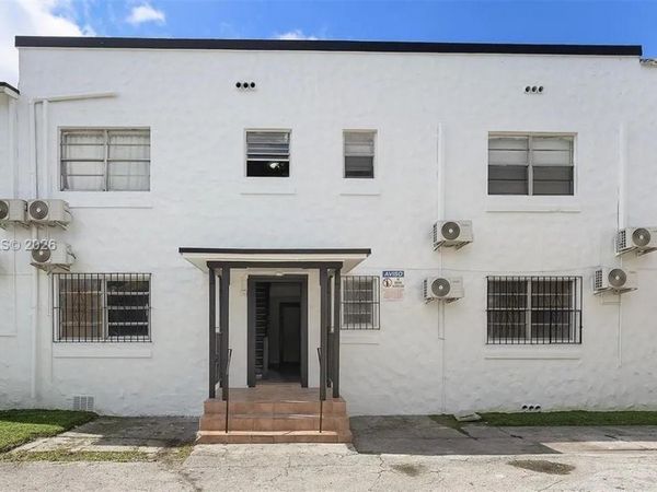 850 NW 2nd St, Unit 4, Miami, FL 33128