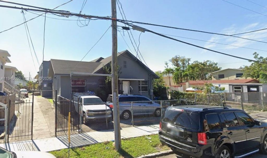 850 NW 2nd St, Unit 4, Miami, FL 33128 Photo