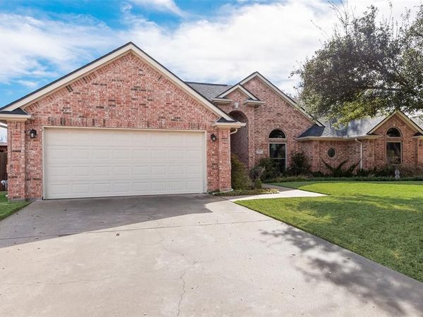 405 Arbor Lawn Drive, Burleson, TX 76028