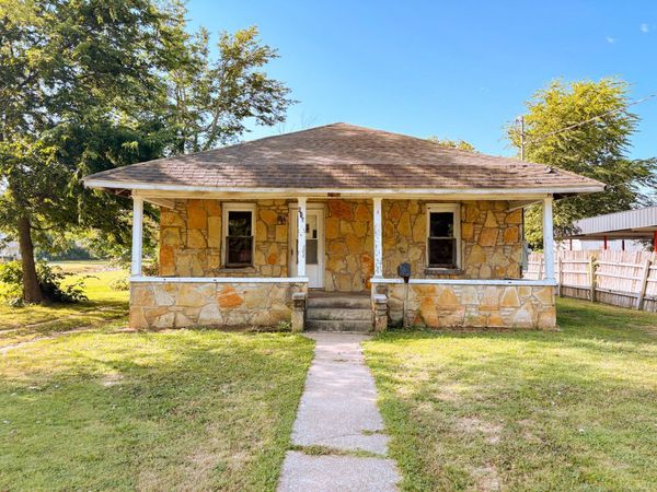 619 W Brook Street, Neosho, MO 64850