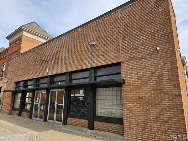 411 S Main Street, Hillsboro, IL 62049