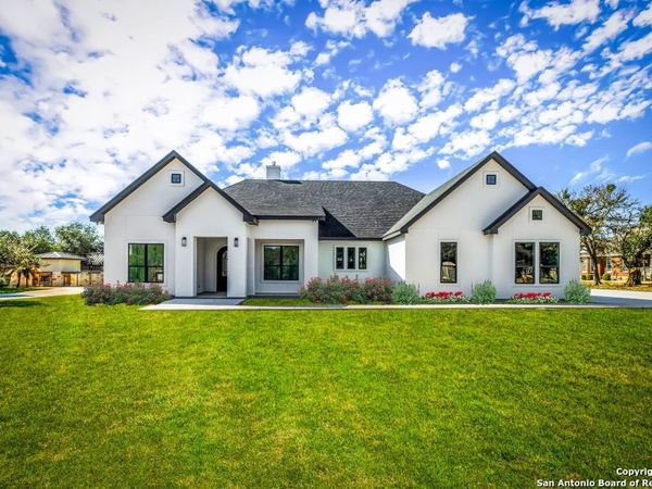 2026 Granada, New Braunfels, TX 78132