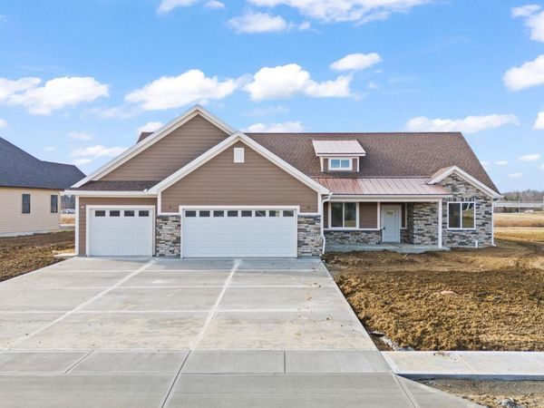 2672 Pleasant View Drive, Troy, OH 45373