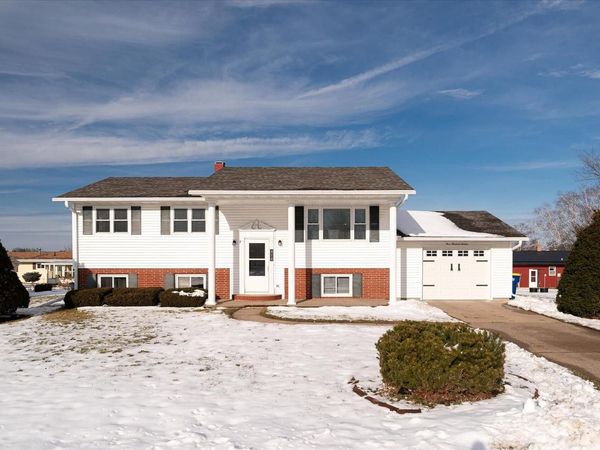 416 Sherry LANE, Viroqua, WI 54665