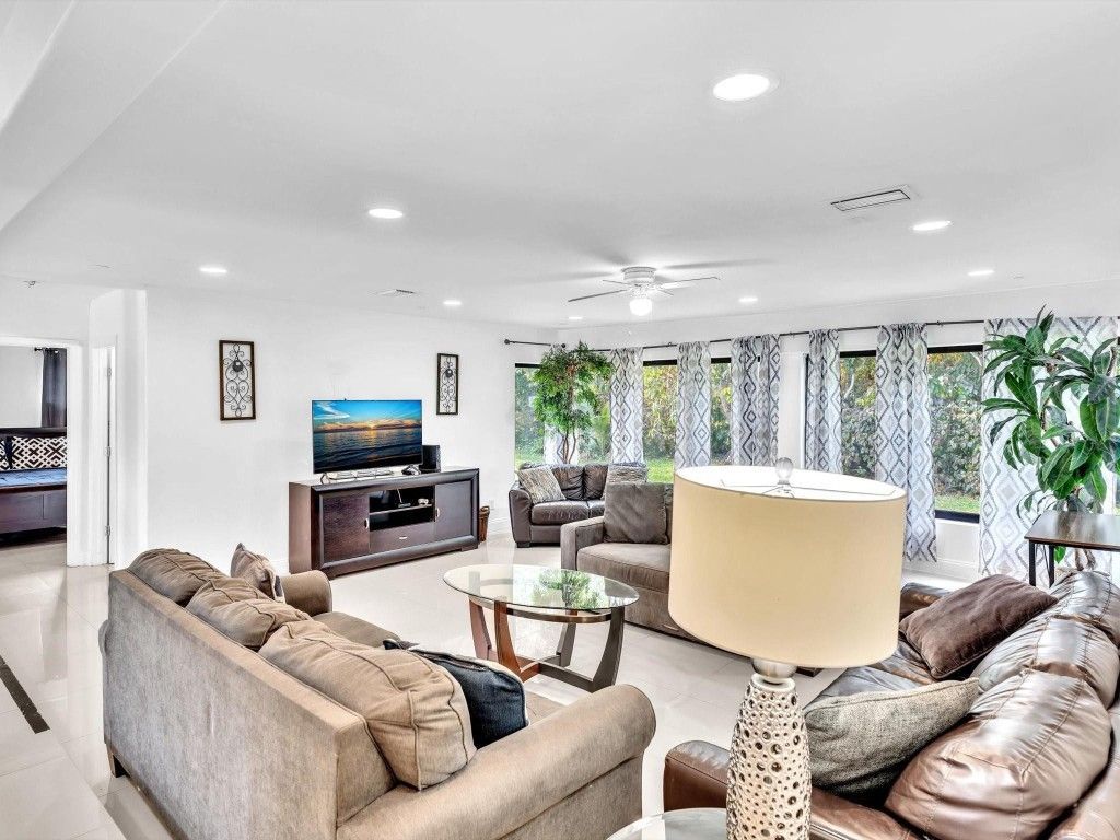 5901 W Broward Boulevard, Plantation, FL 33317 Photo