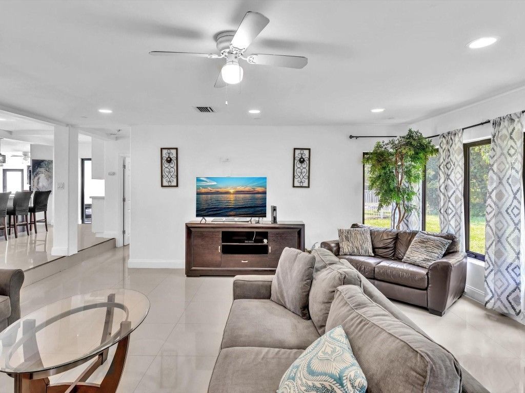 5901 W Broward Boulevard, Plantation, FL 33317 Photo