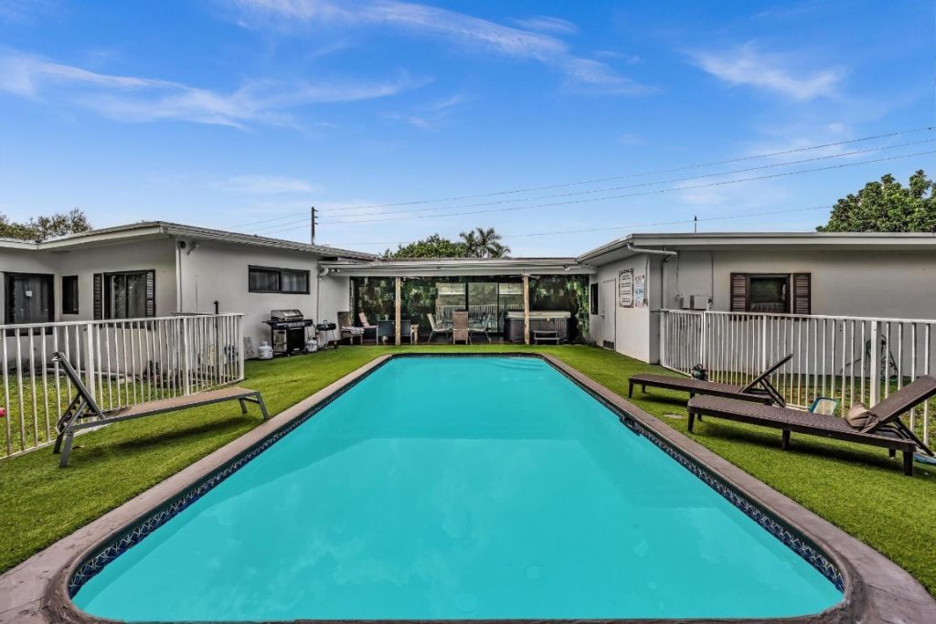 5901 W Broward Boulevard, Plantation, FL 33317 Photo