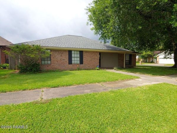 200 Sleepy Hollow Drive, Lafayette, LA 70506