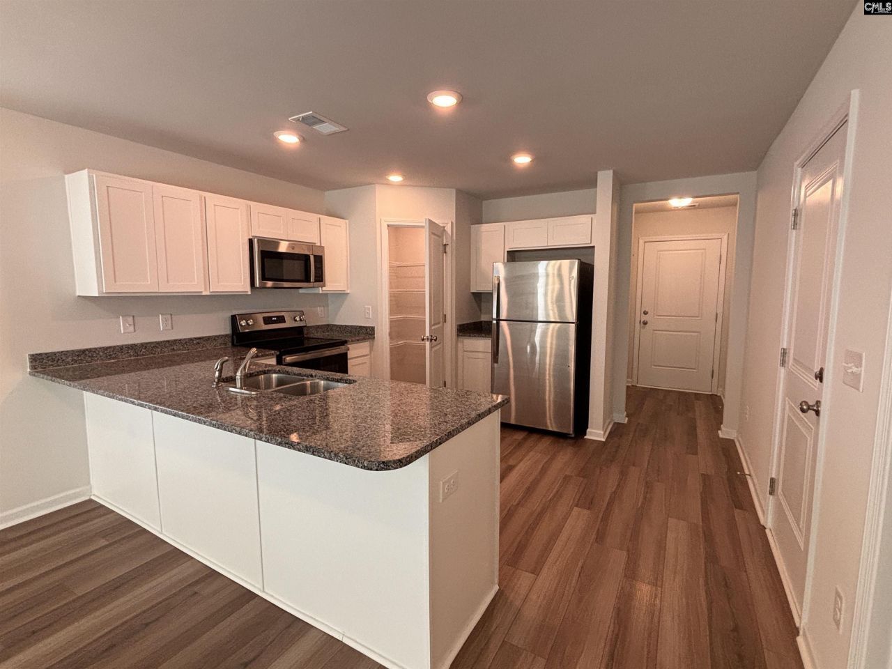 122 Kings Parish Court  Photo 4