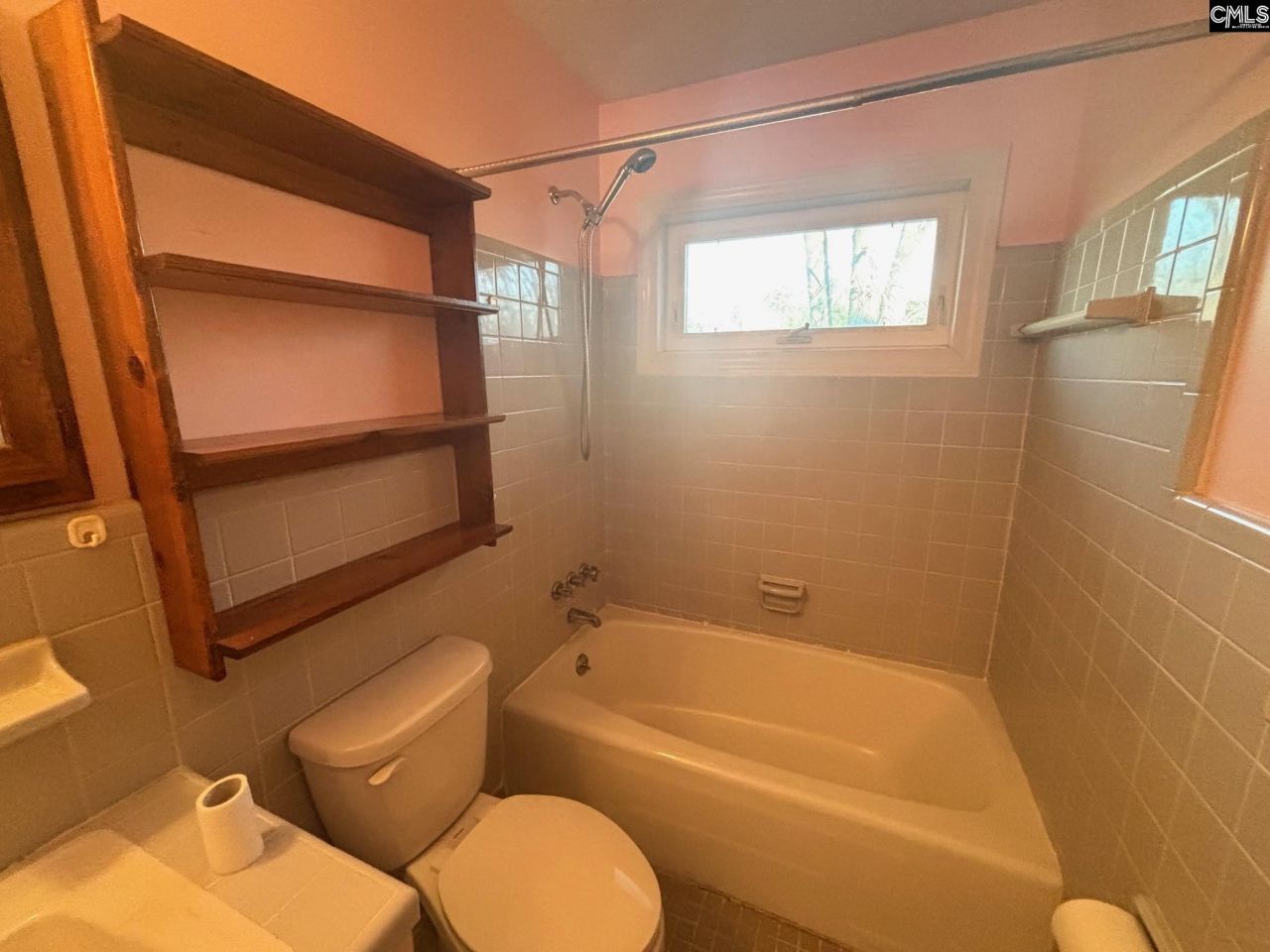 1805 Chadsworth Drive Photo 10