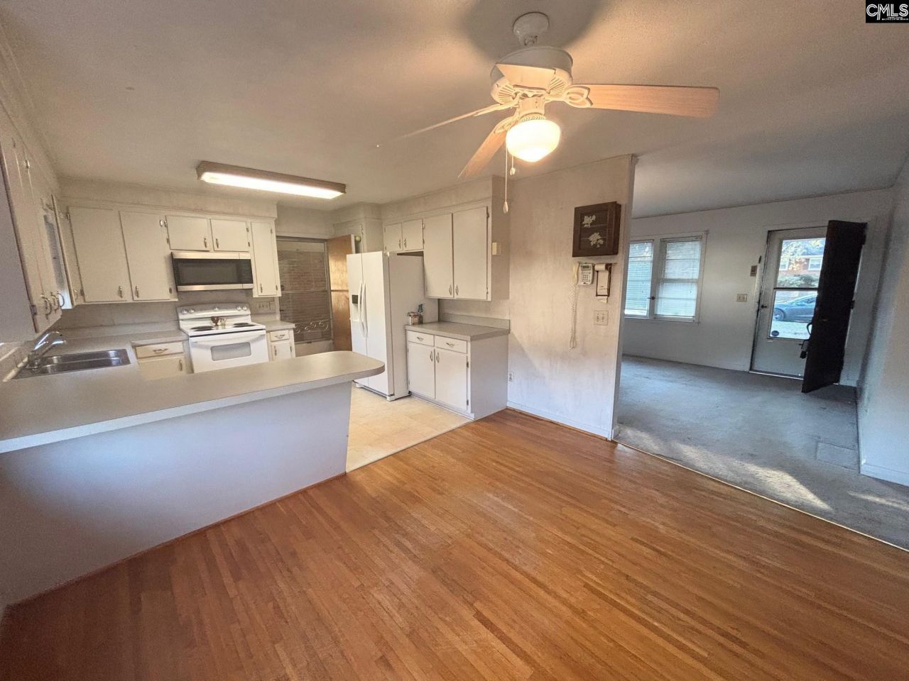 1805 Chadsworth Drive Photo 5