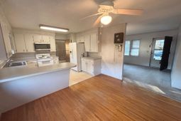 1805 Chadsworth Drive photo 4