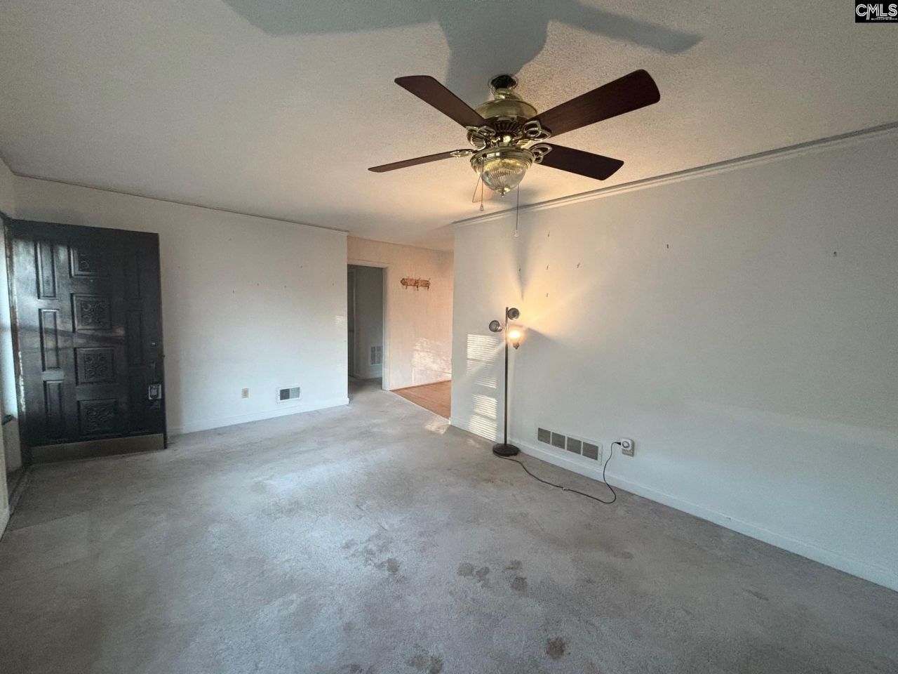 1805 Chadsworth Drive Photo 8