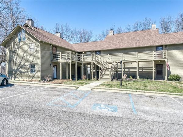 391 Moy Toy Rd  Unit 206, Crab Orchard, TN 37723