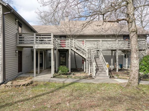 281 Moytoy Rd Unit 105, Crab Orchard, TN 37723