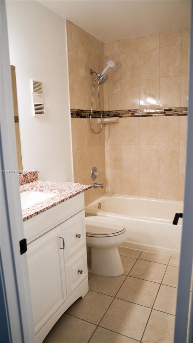 9023 SW 113th Place Cir W, Miami, FL 33176 Photo