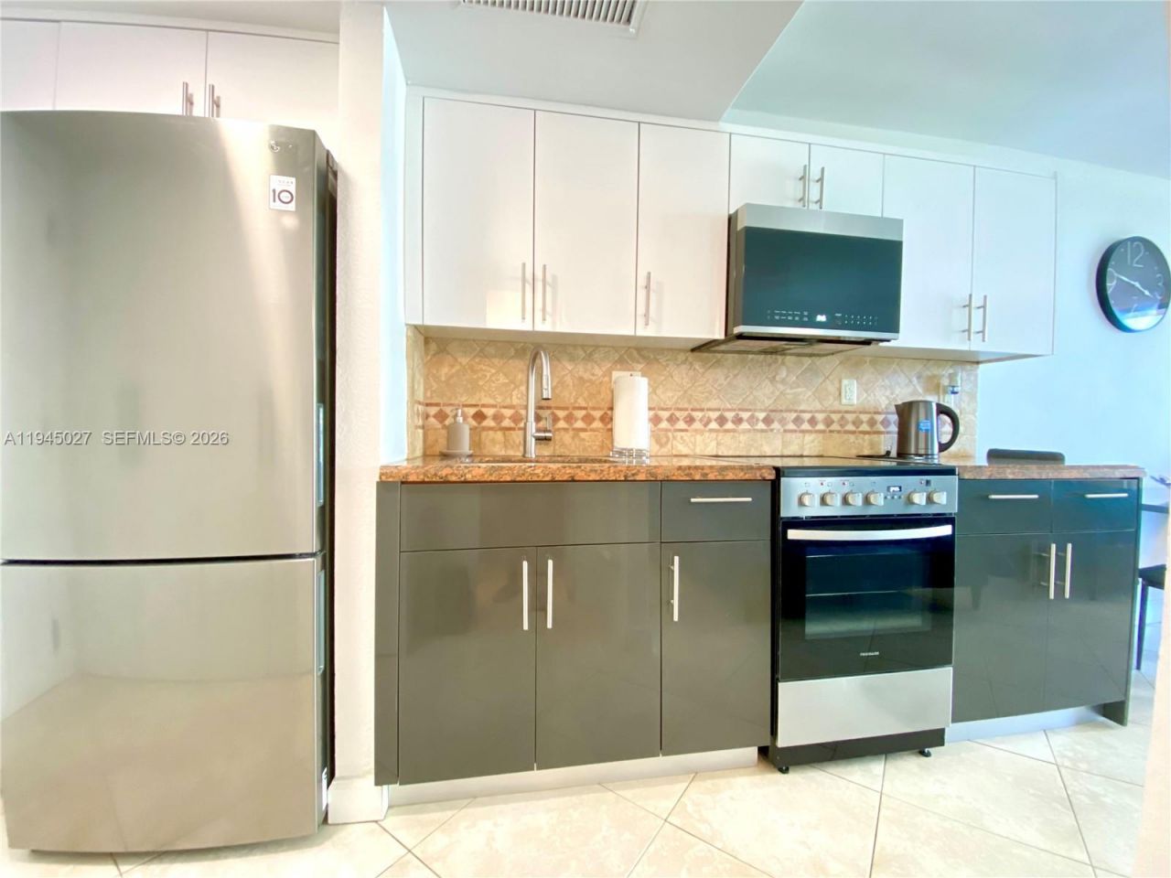 19201 Collins Ave , Unit 420, Sunny Isles Beach, FL 33160 Photo