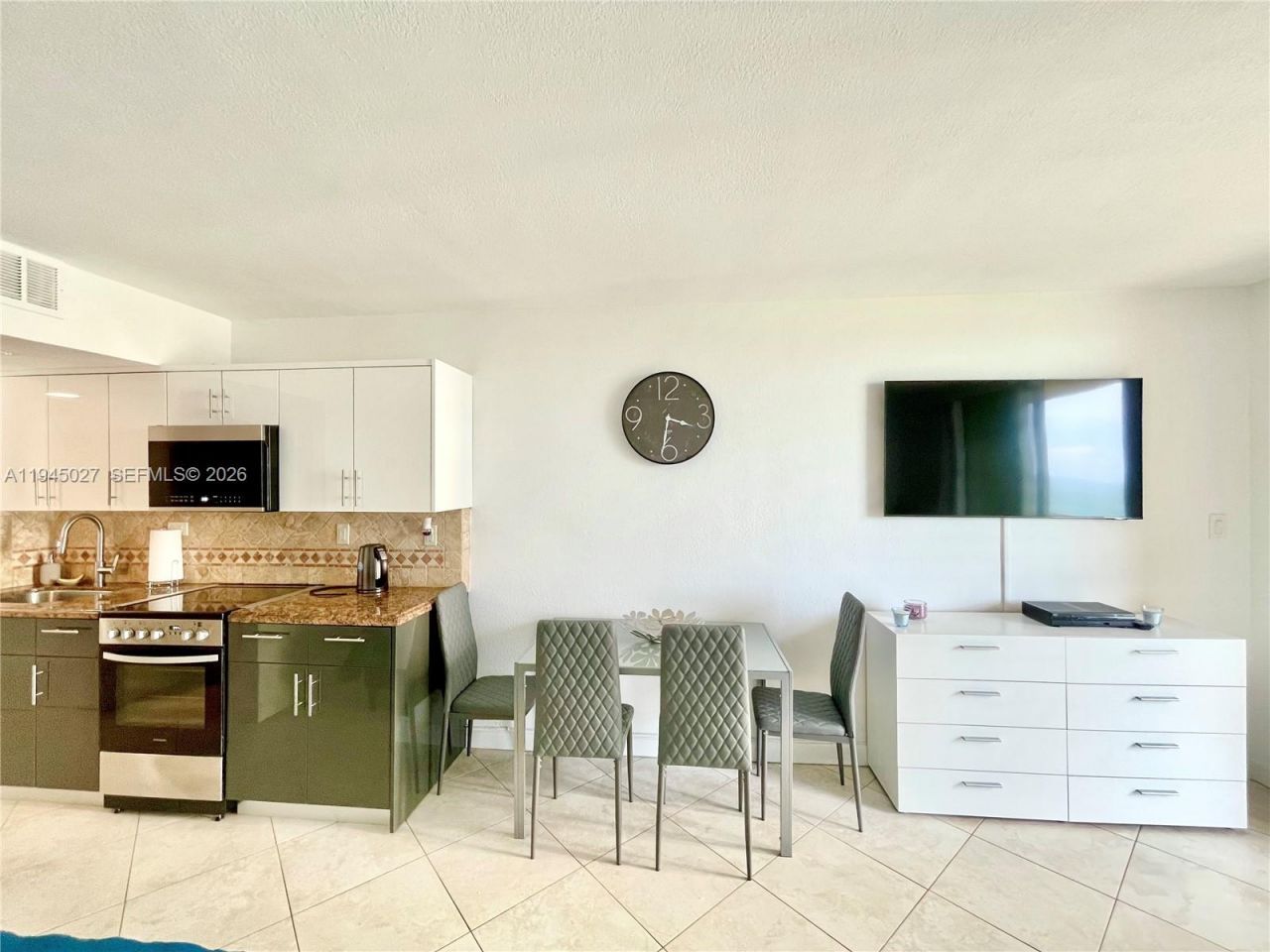 19201 Collins Ave , Unit 420, Sunny Isles Beach, FL 33160 Photo