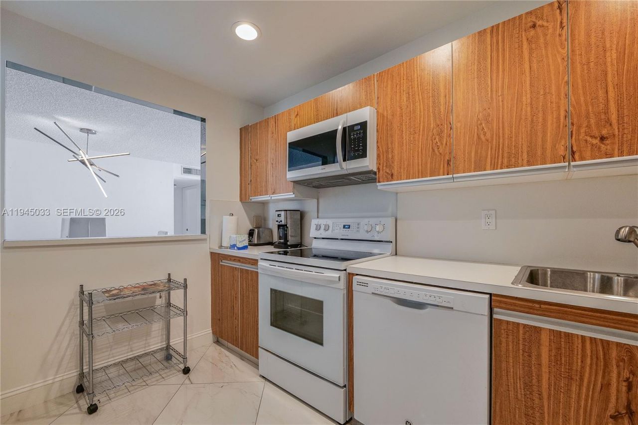 2401 S Ocean Dr, Unit 305, Hollywood, FL 33019 Photo