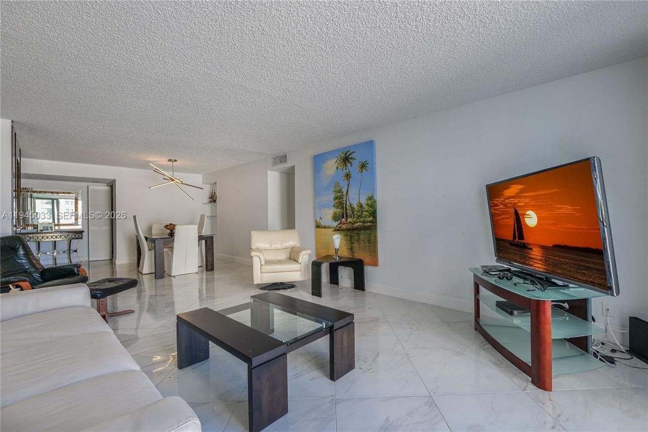 2401 S Ocean Dr, Unit 305, Hollywood, FL 33019 Photo