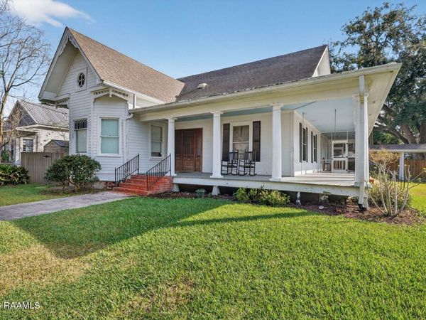 218 N Pinaud Street, St. Martinville, LA 70582