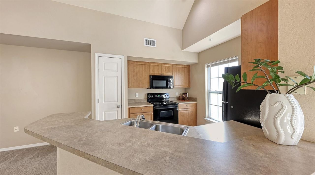 5520 Rosehill Road, Unit 203, Sarasota, FL 34233 Photo