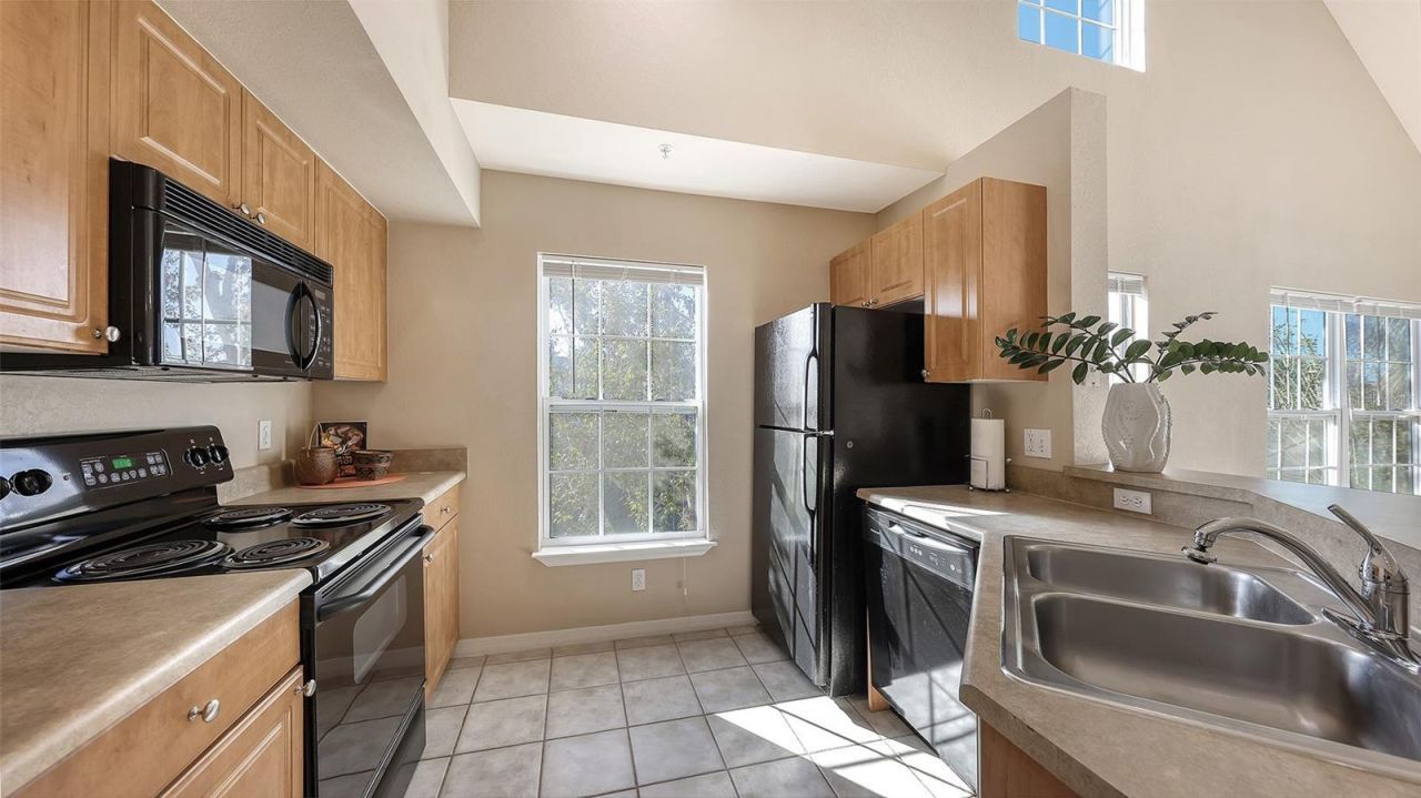 5520 Rosehill Road, Unit 203, Sarasota, FL 34233 Photo