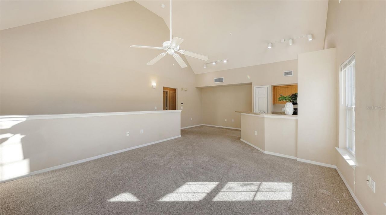 5520 Rosehill Road, Unit 203, Sarasota, FL 34233 Photo