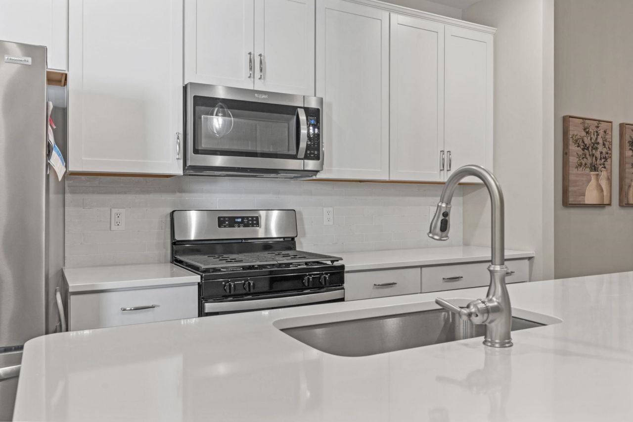 4031 Taranto Loop Photo 9