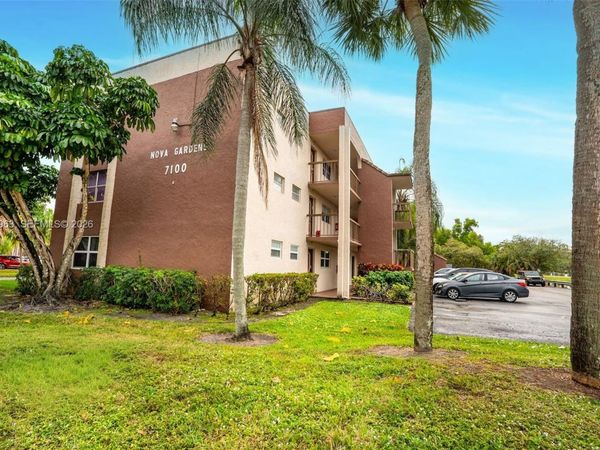 7100 Nova Dr, Unit 203A, Davie, FL 33317