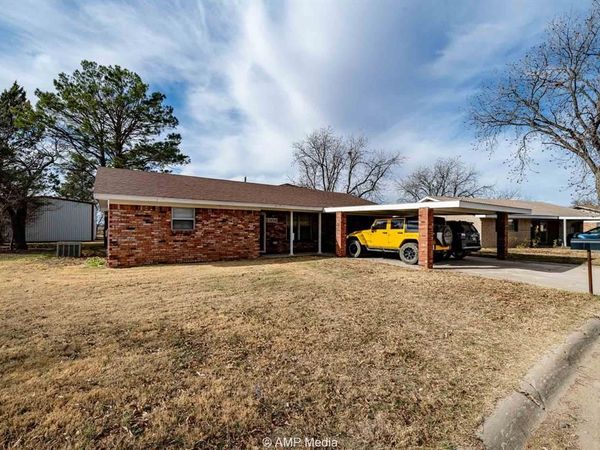 1306 Portland Avenue, Stamford, TX 79553